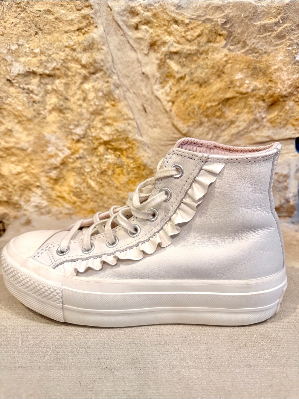 Converse CTAS Platform Lift Hi-Top White Leather Ruffle Sneakers Women's 6 - Picture 6 of 10